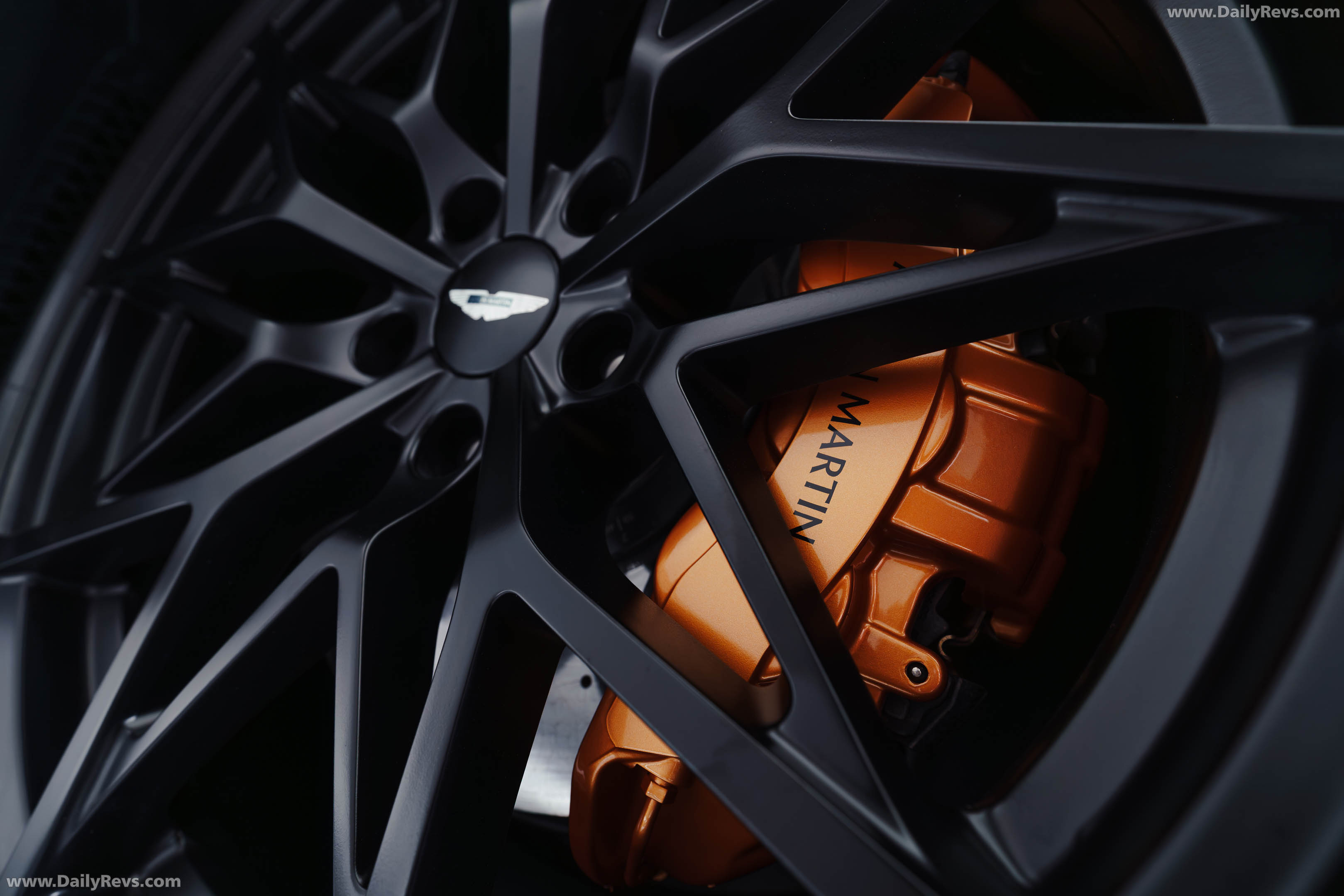 2028 Aston Martin Valen Exterior
